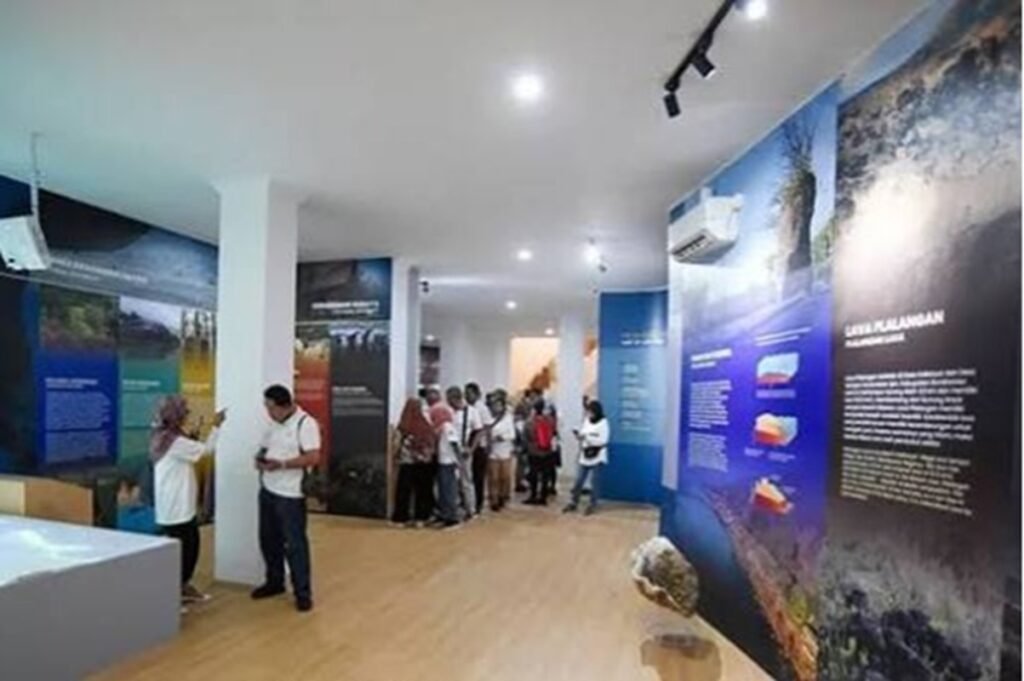 Pusat Informasi Geopark Ijen4 1 1024x681