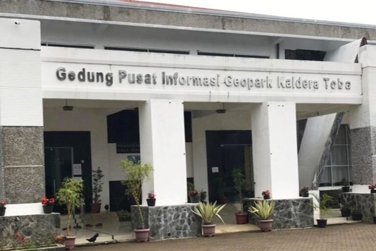 Pusat Informasi Geopark Nasional Kaldera Danau Toba2 1 768x512