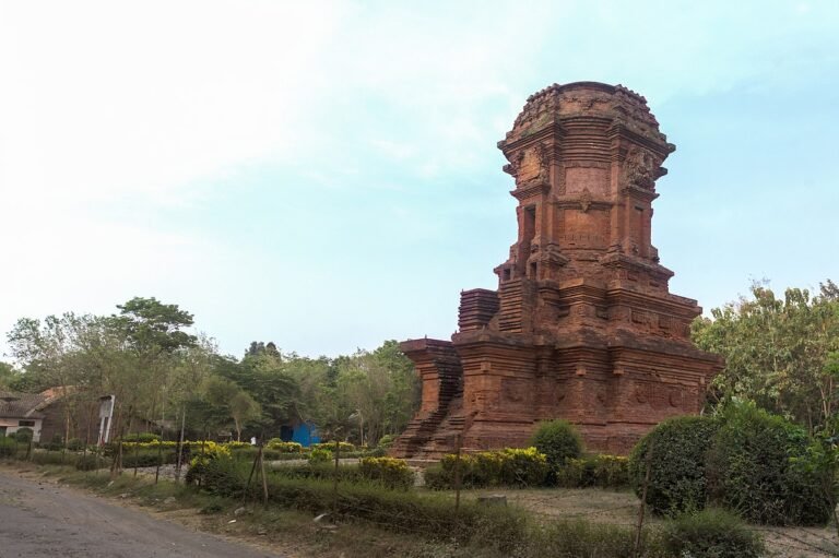 1200px Candi Jabung Paiton Probolinggo East Java 2017 09 14 03 768x511
