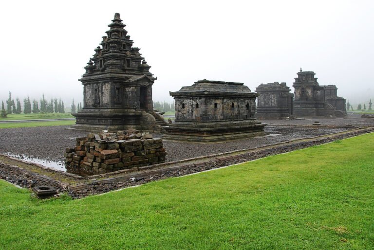 3322320811 682be80991 b 1 768x514