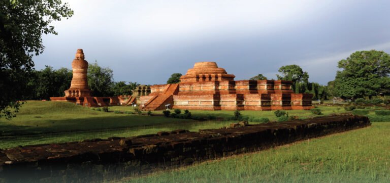 Stupa Mahligai 768x362
