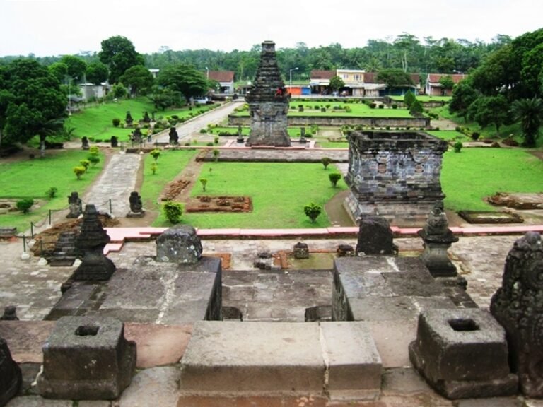candi penataran 768x576