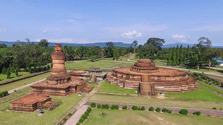 gambar candi muara takus 768x432