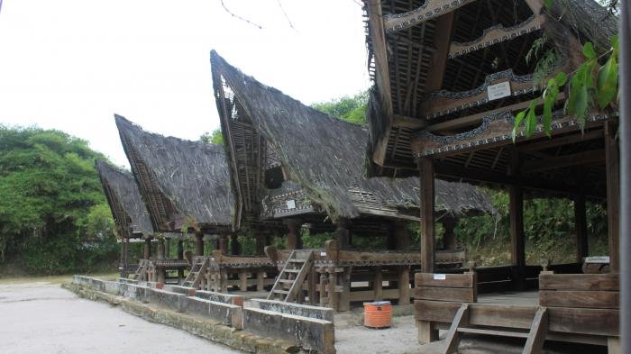 rumah khas batak dalam museum 20161027 143247