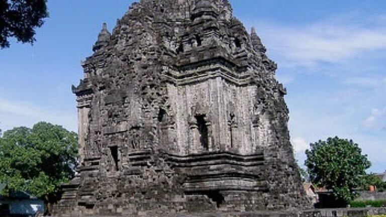 sejarah candi kalasan 1280x720 1 768x432