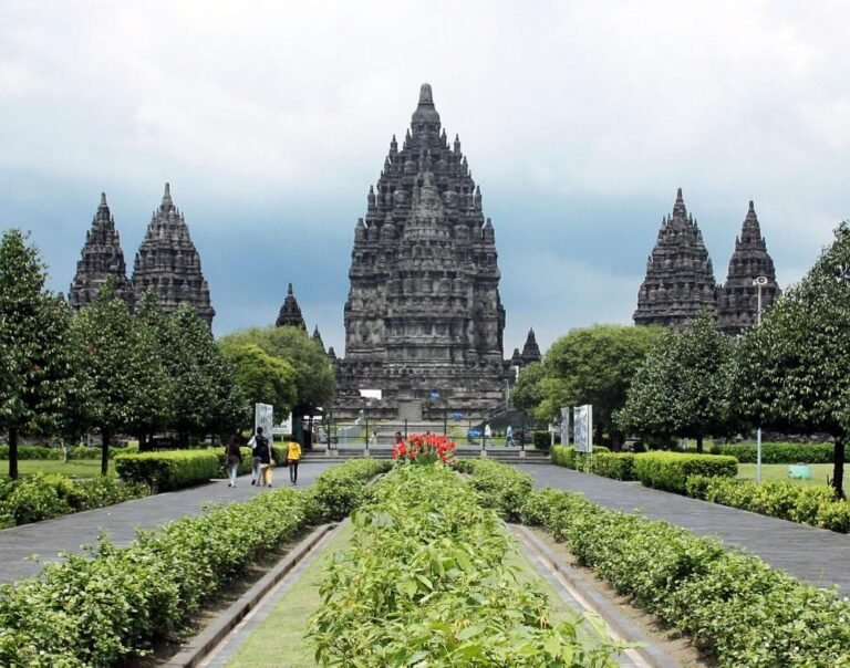 wisata candi prambanan 768x604