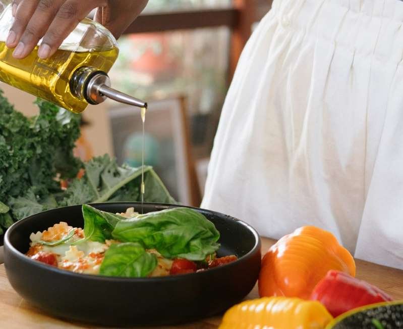 Pilihan Minyak Goreng Paling Sehat yang Bisa Kamu Temukan di Pasaran