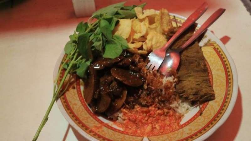 8 Kuliner Khas Betawi yang Terkenal Enak, Ada Nasi Uduk hingga Kerak Telor