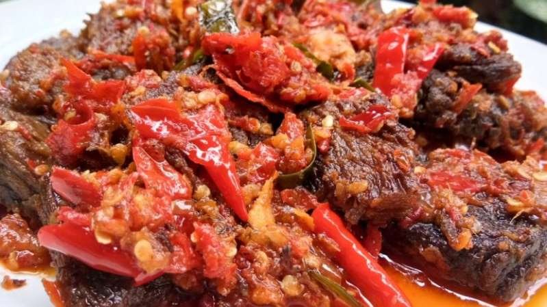 Dendeng Balado dan 5 Kuliner Khas Padang yang Harus Dicoba untuk Makan Siang