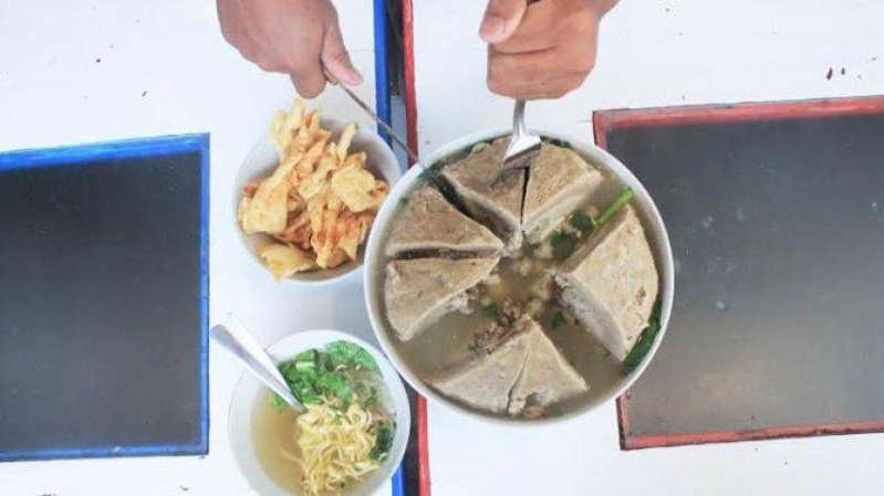 Rekomendasi 4 Tempat Makan Bakso di Jogja, Berani Cicipi Bakso Jumbo Seberat 20 Kg?