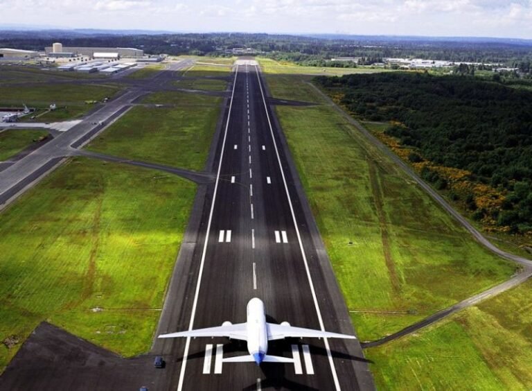 Airport Runway 1 768x564