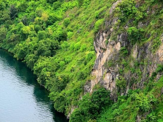 danau panatapan parapat