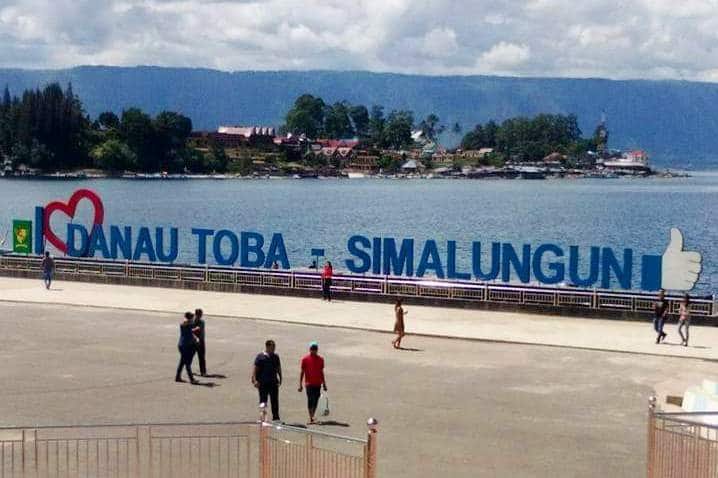 pantai bebas parapat 2