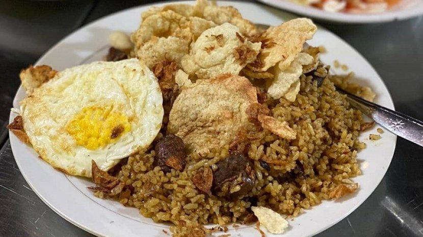 7 Kuliner Malam di Jakarta Pusat yang Paling Laris, Ada Nasi Uduk hingga Ketan Susu Legendaris