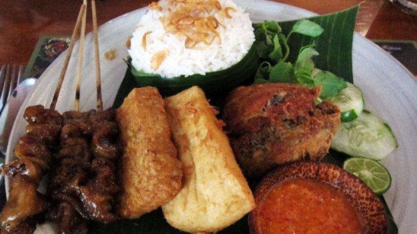 5 Tempat Sarapan Nasi Uduk Enak di Surabaya, Nasi Uduk Sriwedari Jangan Terlewatkan