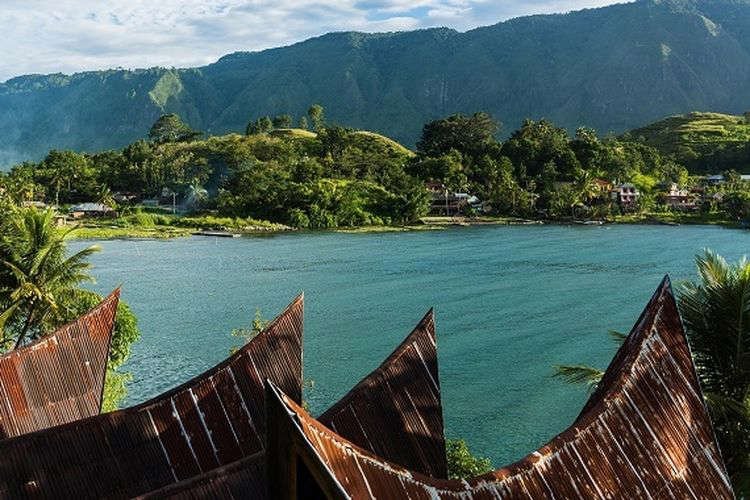 Berwisata ke Danau Toba Naik DAMRI, Ini Rute dan Tarifnya