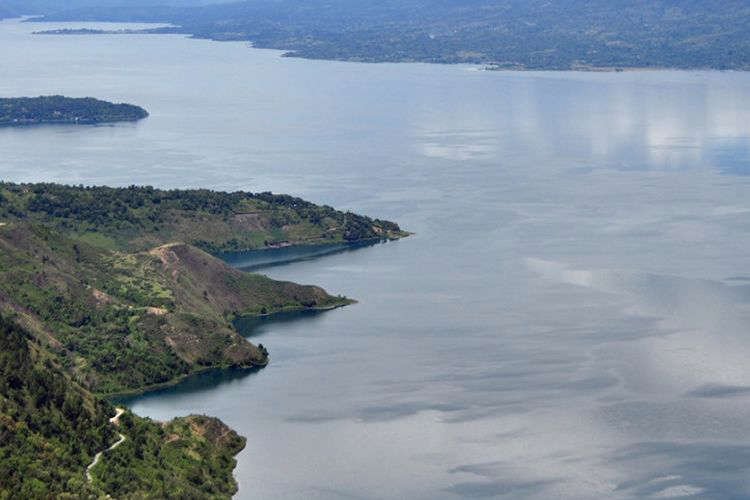 7 Hotel di Pinggir Danau Toba yang Ada Kolam Renang