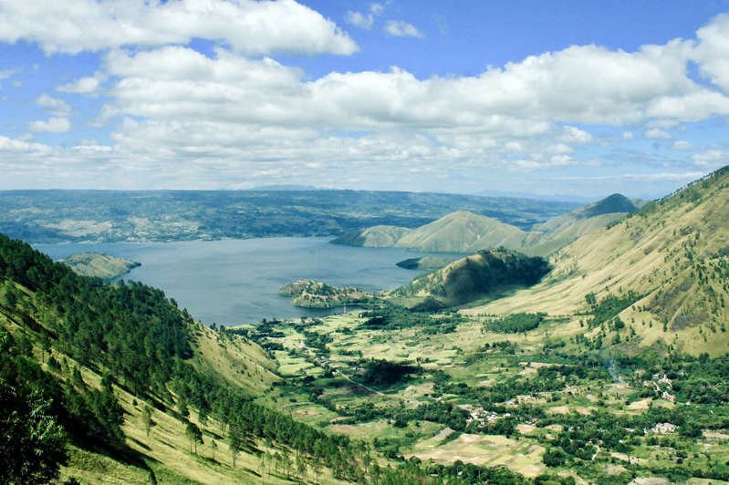 9 Danau Terbesar di Indonesia, Selain Danau Toba