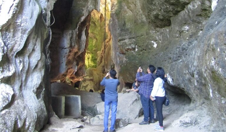 melihat keindahan gua batu cermin yang dikunjungi presiden jokowi JhIOfsu95q 768x448