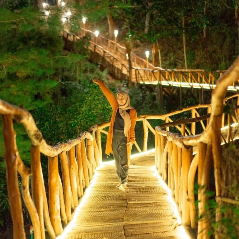 suasana baru di wisata seribu batu songo langit jogja malam hari 768x768