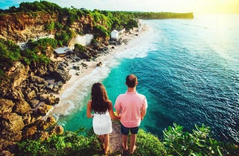 132. Bosan Pergi ke Kuta Yuk Tengok Indahnya Pantai Balangan Bali 768x501
