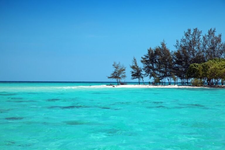 Karimunjawa Jepara Jawa Tengah Indonesia 1024x683 1 768x512