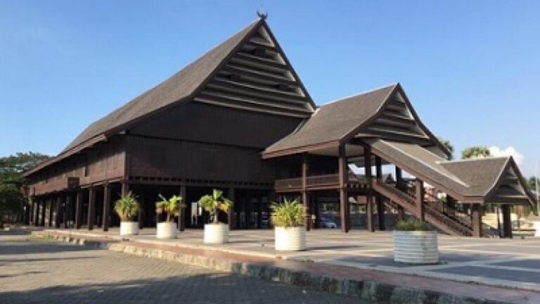 Sejarah Museum Balla Lompoa 1280x720 1 768x432