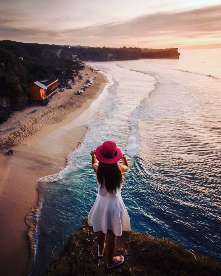 Tebing Pantai Balangan Bali Indonesia Dewata ID 768x959