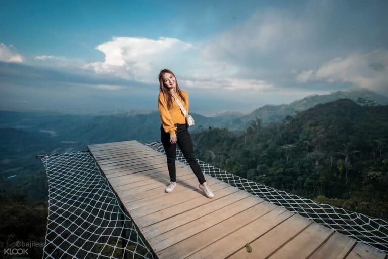 TiketPuncak9BukitNgisisdiKulonProgo 768x512