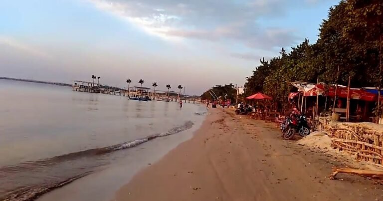 Wisata Pantai Teluk Awur Jepara 768x403