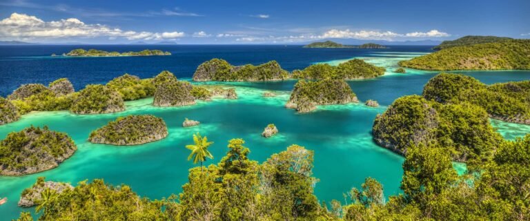 liveaboard raja ampat fam islands xxl 768x320