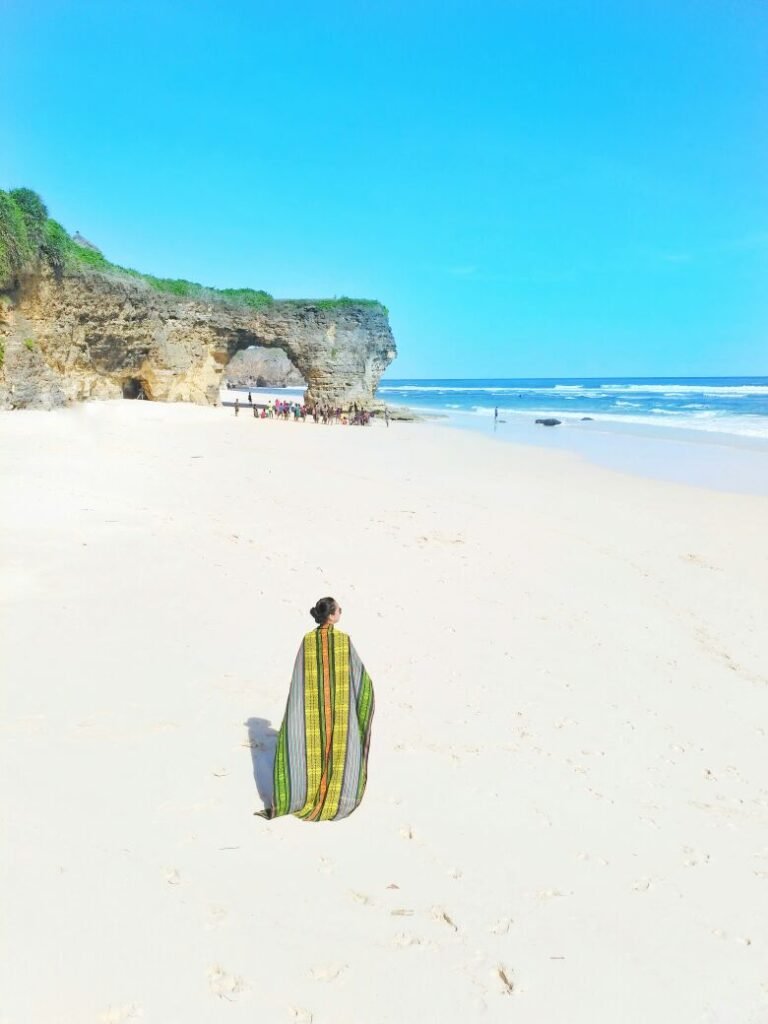 pantai bawana di sumba barat daya 768x1024