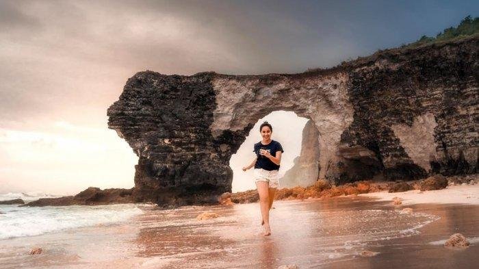 pantai mbawana sumba img