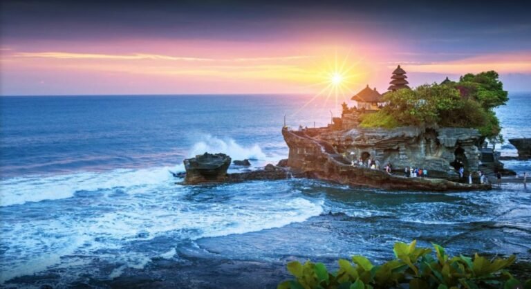 tanah lot sunset 1024x557 1 768x418