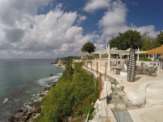 ww0u1e000001f6i4p5AD6 Z 550 412 R5 Q70 D