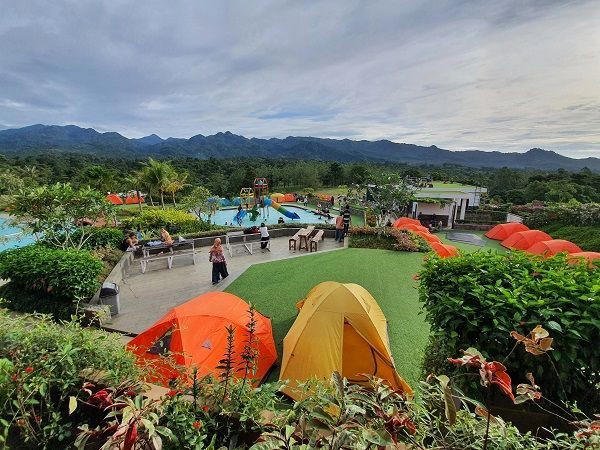 Wisata Bukit Waruwangi