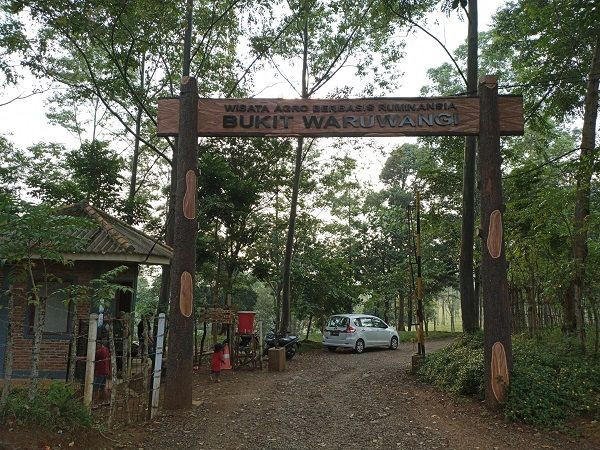 Wisata Bukit Waruwangi2