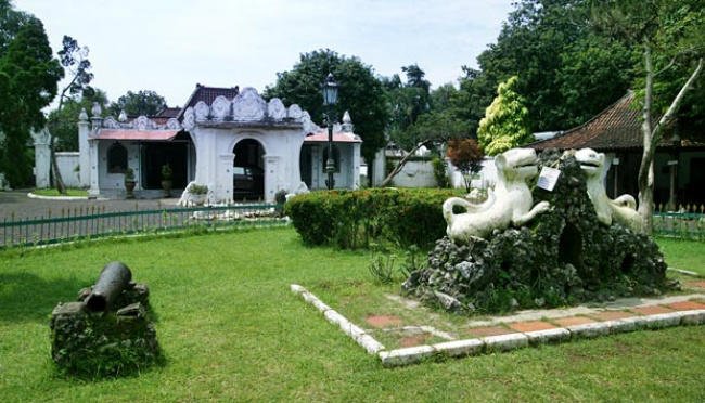 Wisata ke Istana Para Raja, 5 Keraton di Pulau Jawa