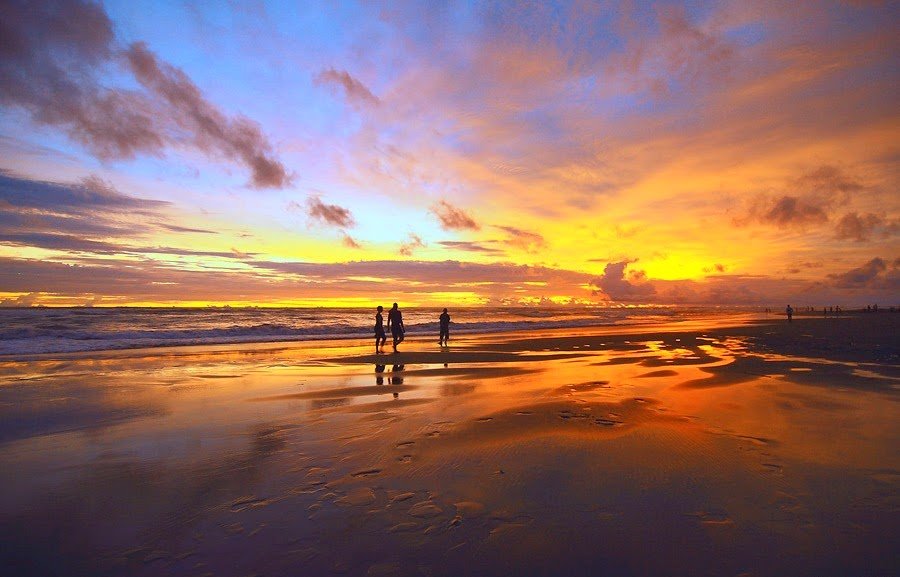 5 Rekomendasi Pantai dengan Sunset Terbaik di Daerah Istimewa Yogyakarta