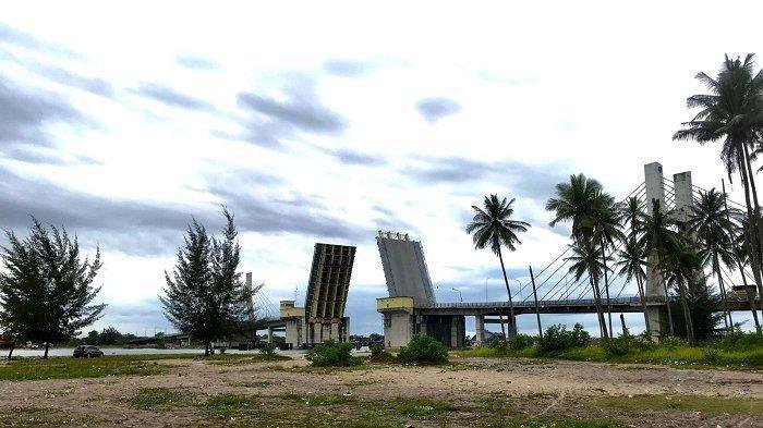 Pantai Koala Panorama Indah di Bawah Jembatan Emas3