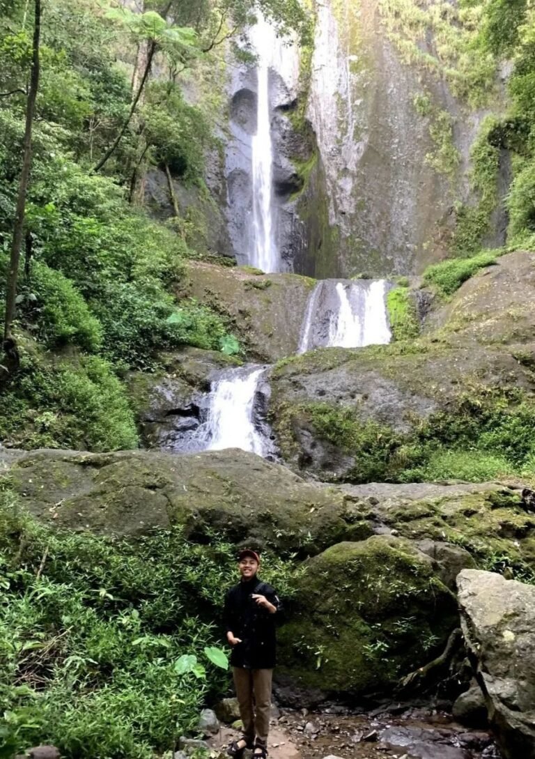 Wisata Air Terjun Dolo1 768x1089