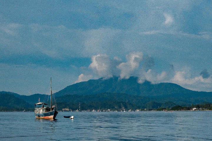 Melihat Keindahan Pulau Tawale di Halmahera Selatan yang Disebut Raja Ampat Baru
