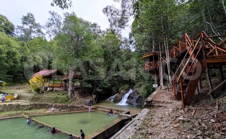 AIR TERJUN BATU AMPAR