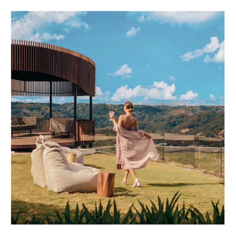 Clubhouse Lombok Tengah 768x768