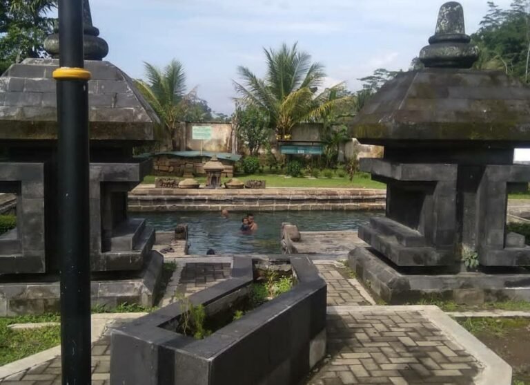 Pemandian Air Panas Candi Umbul Magelang1 768x557 1
