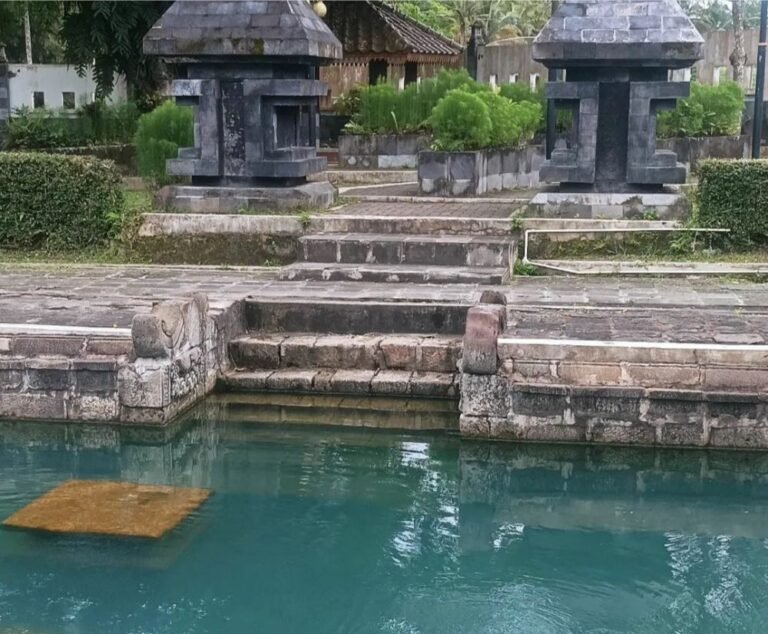 Pemandian Air Panas Candi Umbul Magelang3 768x634 1