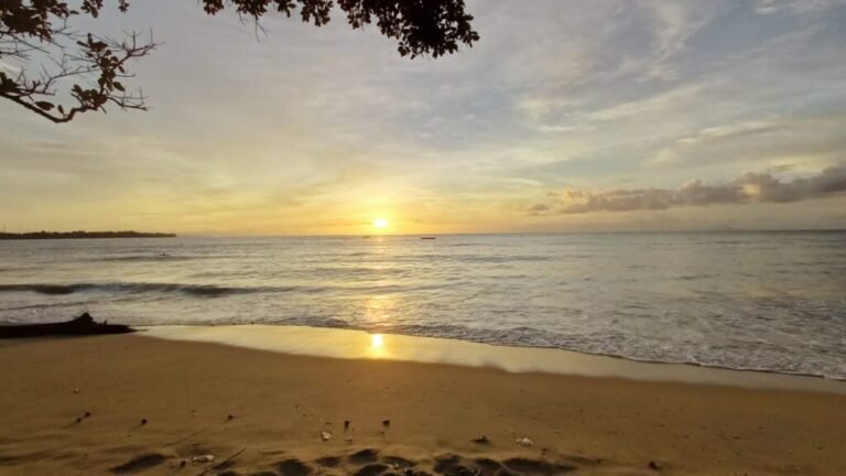 Sunset di Pantai Pandan Carita 1024x576 1 768x432 1