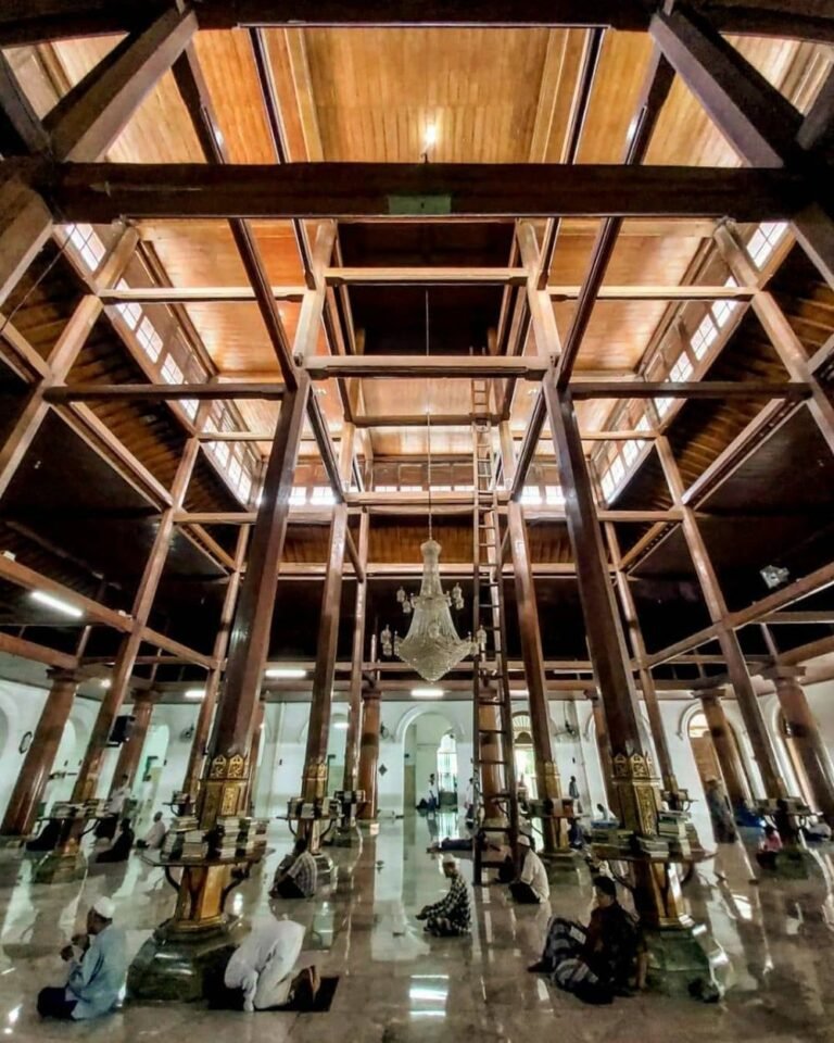 Wisata Religi Sunan Ampel Surabaya5 768x960 1