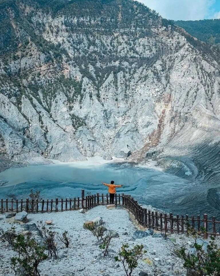 Wisata Tangkuban Perahu Bandung2 768x960 1 1