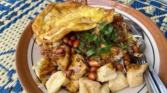 https cdn 2.tstatic.net travel foto bank images seporsi tahu kupat pak gombloh